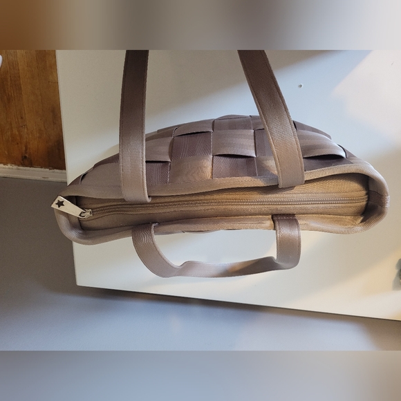 Harvey's Seatbelt Bag Shoulder Tote, VGUC - Picture 5 of 7